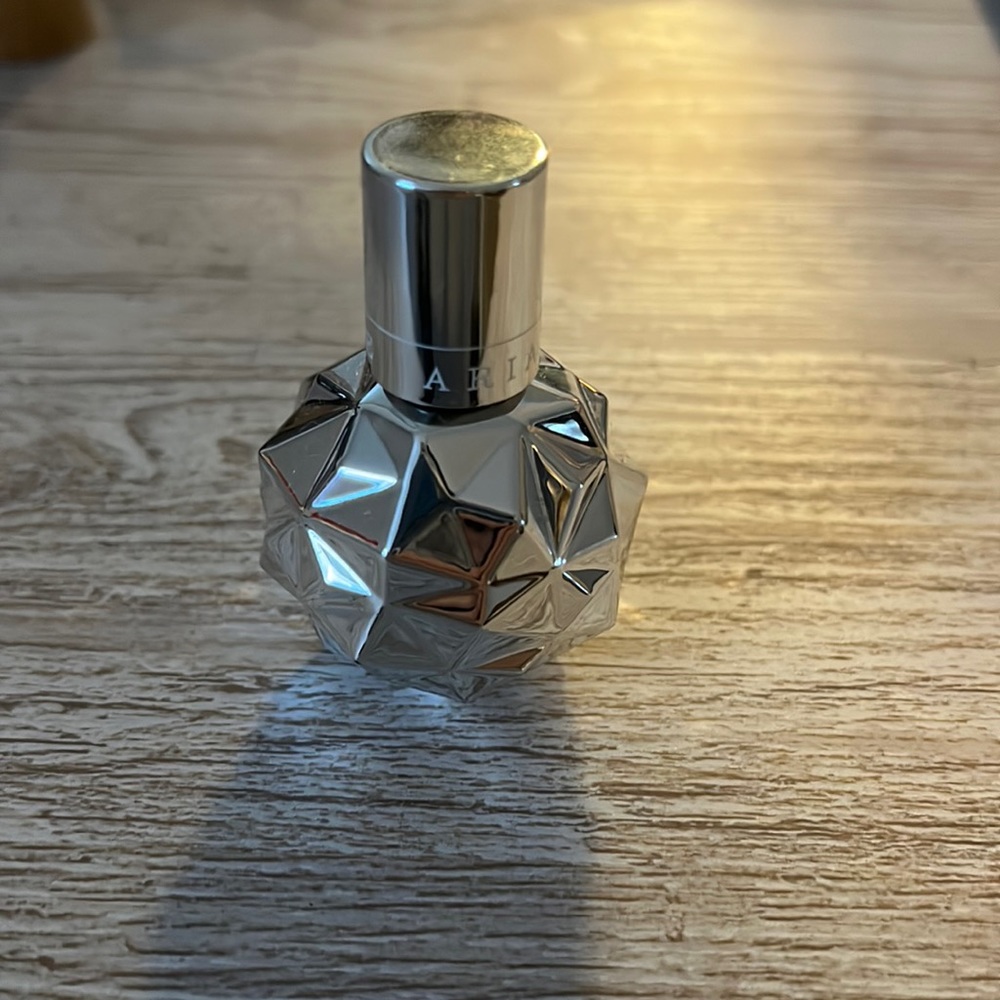 Ariana Grande Frankie mini